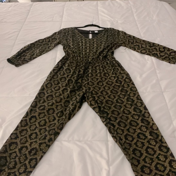 Old Navy Patterned Jumpsuit, Size Small, Gold/Black - Picture 3 of 3